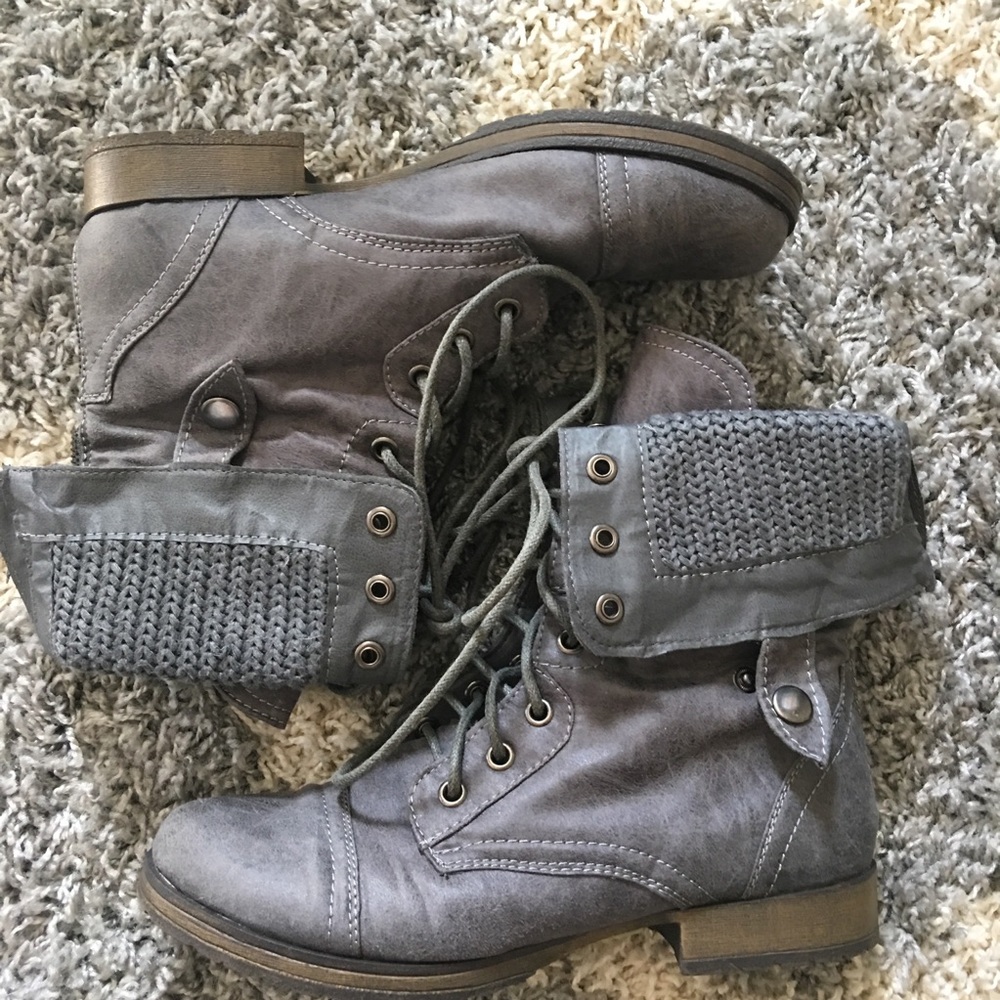 Lace up boots💙